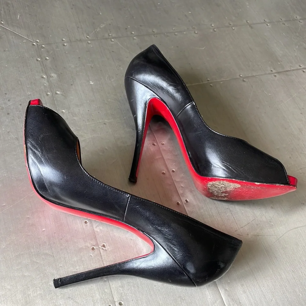 Christian louboutin Preowned black leather peep toe classic pump sz 38.5 120mm